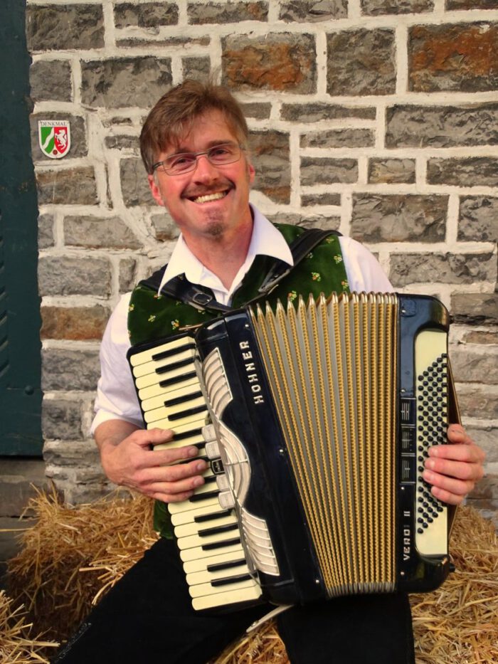 Hannes mit Akkordeon